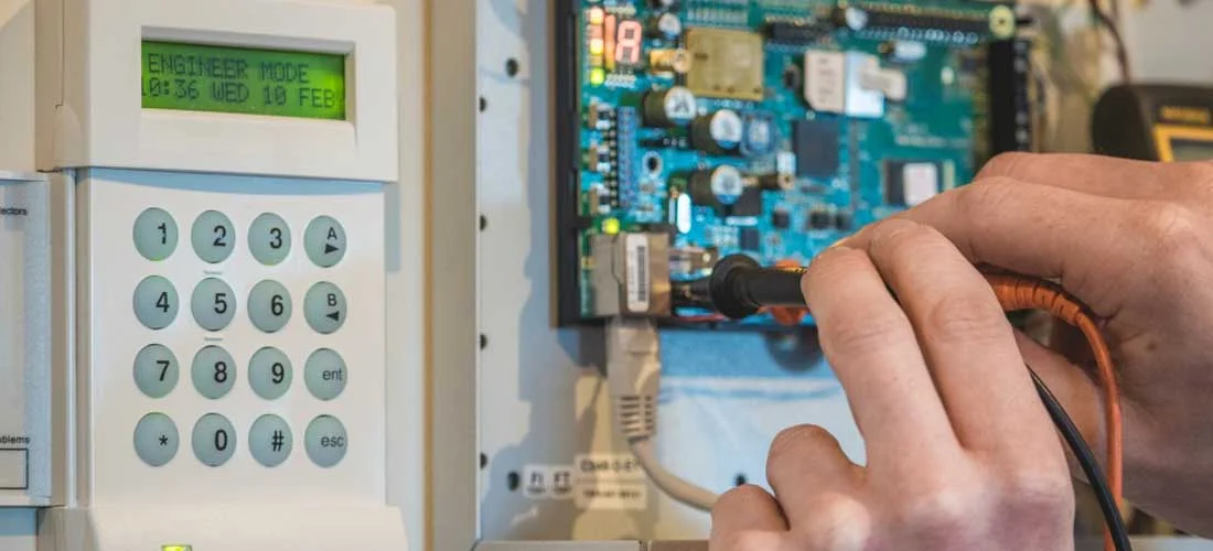 Panel de Control de Alarma